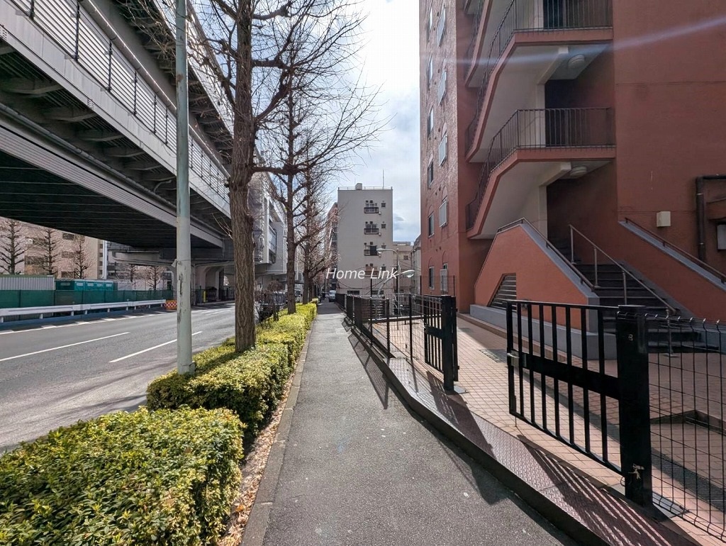 クオリティ大山　前面山手通り沿い歩道